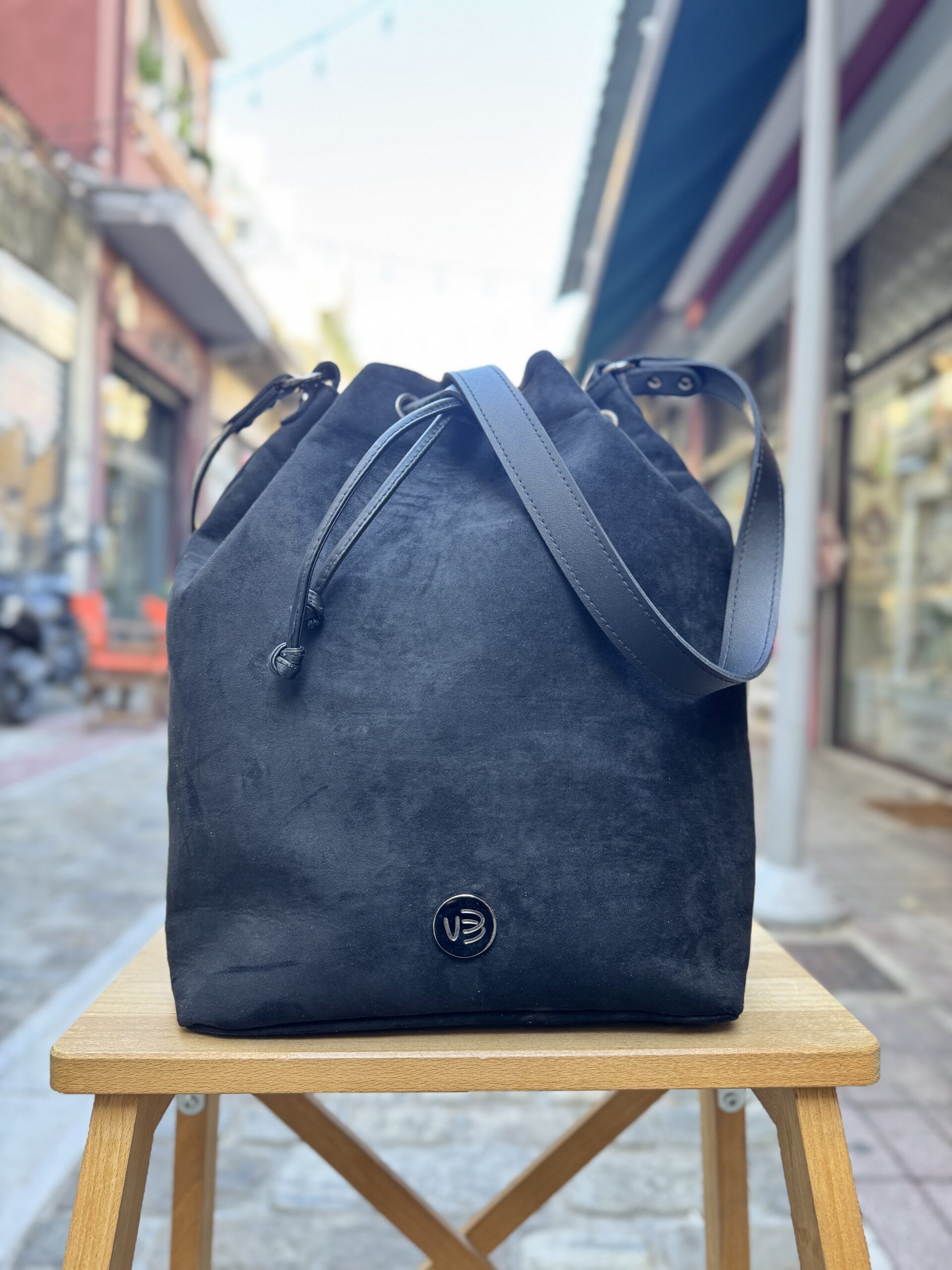 Τσάντα Χιαστί Πουγκί Suede Μαύρη 1