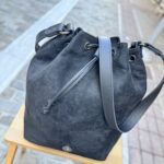 Τσάντα Χιαστί Πουγκί Suede Μαύρη 2