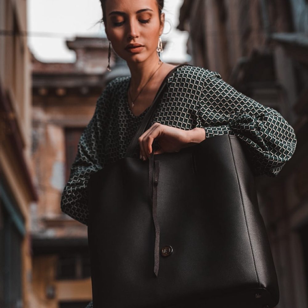 Τσάντα tote τετράγωνη ώμου Μαύρο 43137 Τσάντα tote τετράγωνη ώμου Μαύρο 43137